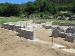 Élévation des murs en agglo de 20 cms 3 alvéoles pour le vide sanitaire
