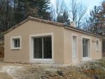 Façade et encadrements terminés
