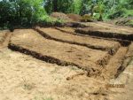 Réalisation des fouilles de la maison et de la terrasse