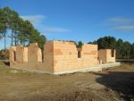 Élévation des murs en briques de 20 TH+ R=1.43