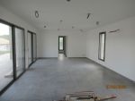 Pose du carrelage de la pièce principale et peinture