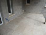 Pose du carrelage de la terrasse
